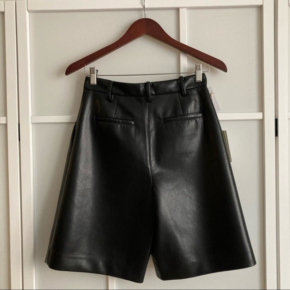 [Sold off app] Wilfred Limerick Shorts - Picture 4 of 8